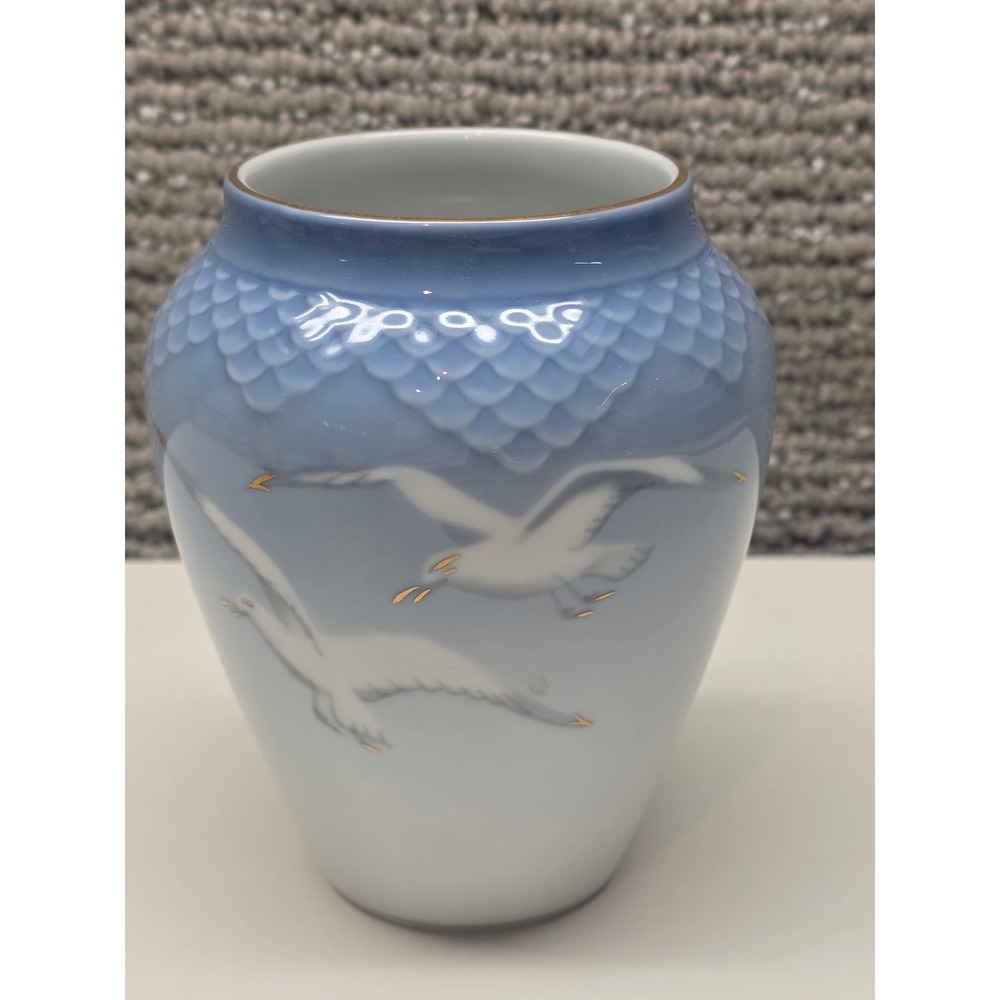 Bing & Grondahl Seagull Porcelain Vase Danbury Mint Denmark 3310/681.1 Blue Gold